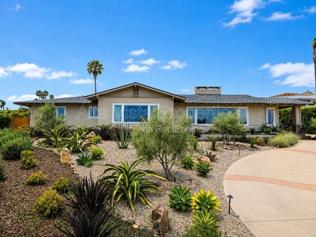 Building Photo - 5940 La Jolla Mesa Dr