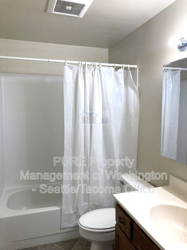 Building Photo - 1812 I St NE