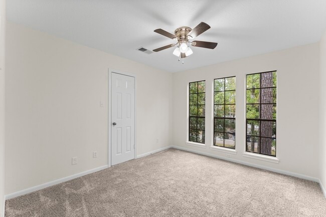 Building Photo - 6 Thornhedge Ct