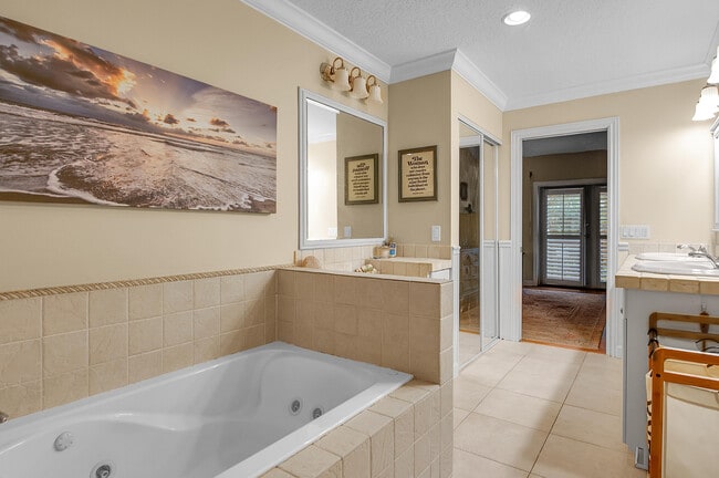 Building Photo - 22860 Ironwedge Dr