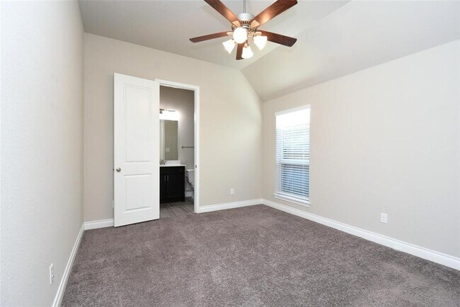 Building Photo - 221 Red Petal Wy