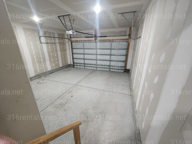 Building Photo - 5258 N Plumthicket St