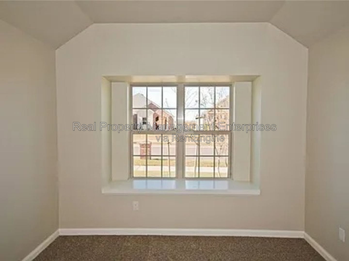 Building Photo - 18508 Maidstone Ln