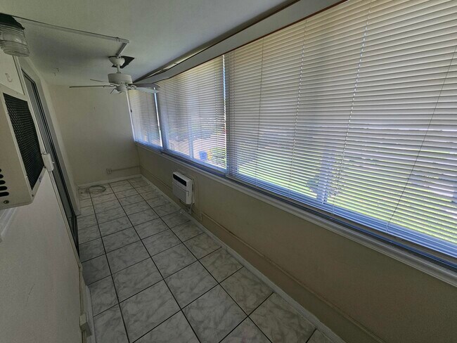 Building Photo - 145 Sheffield E