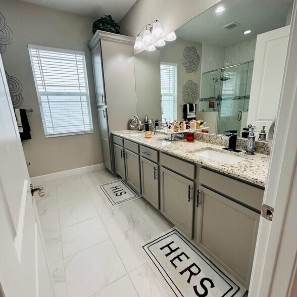 Building Photo - 14999 Goldspar Ct