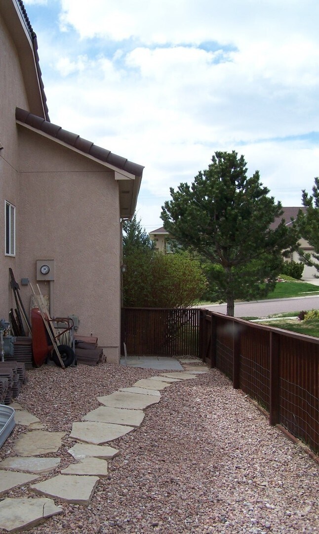 Building Photo - 2361 Craycroft Dr