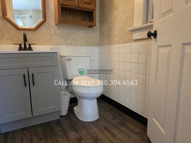 Building Photo - 213 Chestnut Ave NE