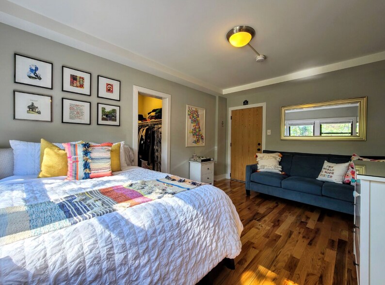 Building Photo - 555 W Arlington Pl