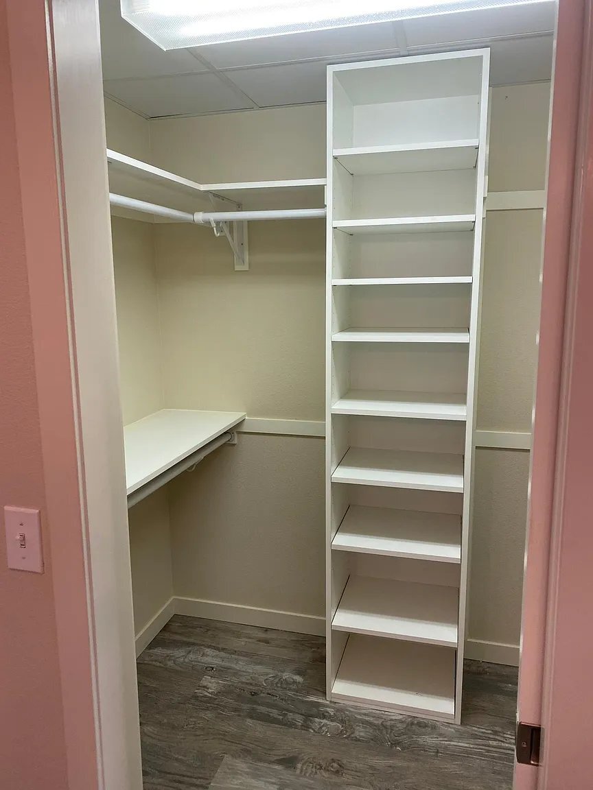 Building Photo - 300 Columbia Point Dr