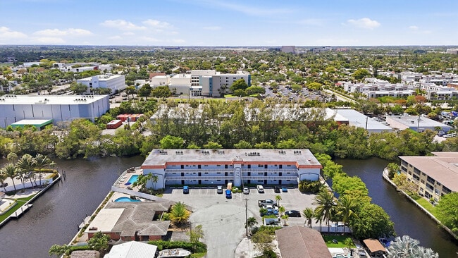 Building Photo - 1400 NE 57th St