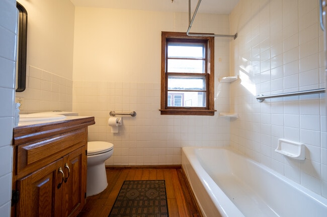 Building Photo - 3950 Hubbard Ave N