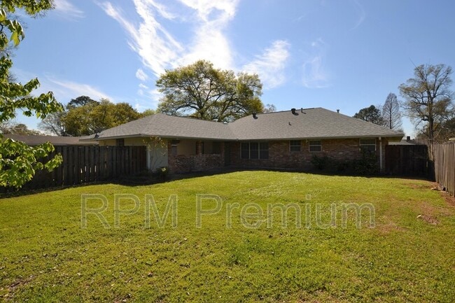 Building Photo - 12299 Sherbrook Dr