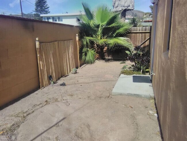 Building Photo - Downtown Ventura - Two bedroom, two bath w/ Rooftop Deck