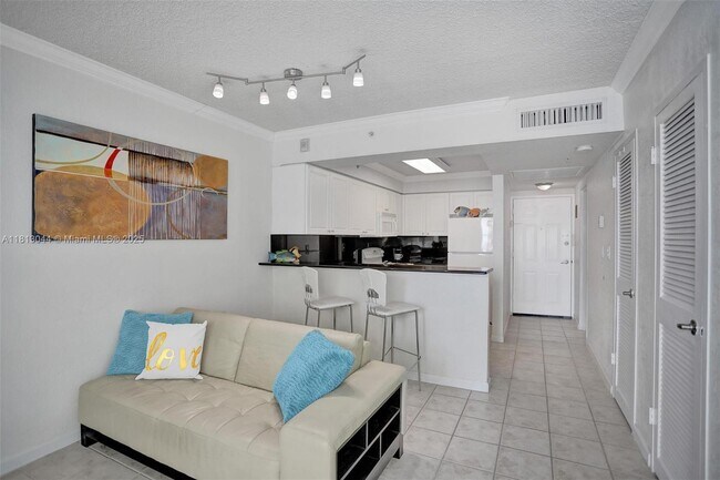 Building Photo - 2501 S Ocean Dr