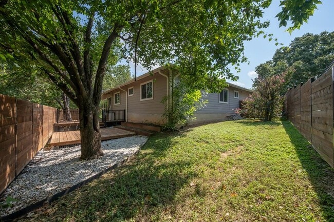 Building Photo - 8404 Hornet Dr