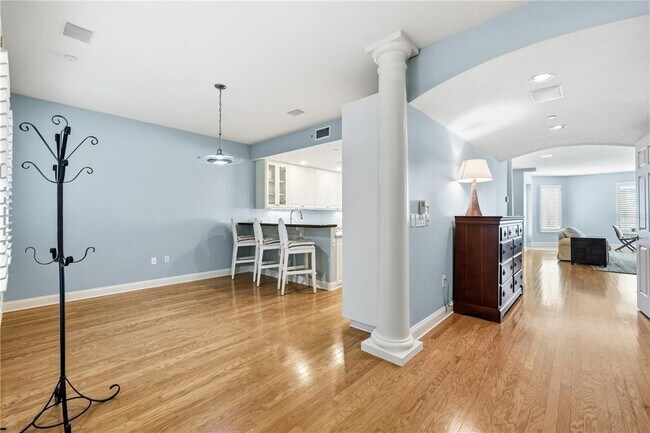 Building Photo - 515 5th Ave NE