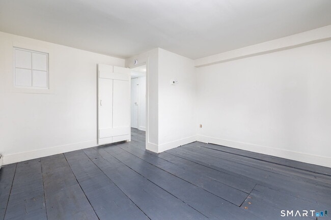 Building Photo - 858 Worthington Ridge