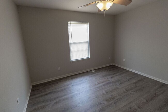 Building Photo - 3916 Snowy Owl Dr