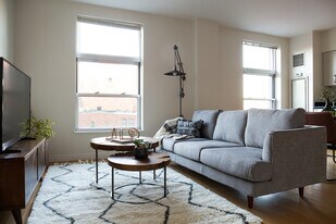 Building Photo - 108 E Brookline St