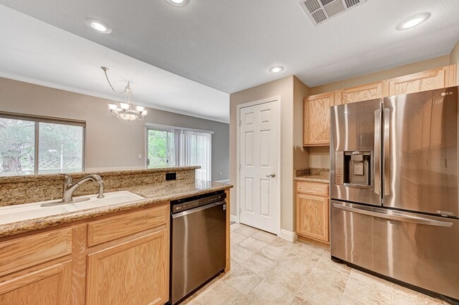Building Photo - AMBER RIDGE Gated Beauty in Summerlin! 1600+ SF Condo