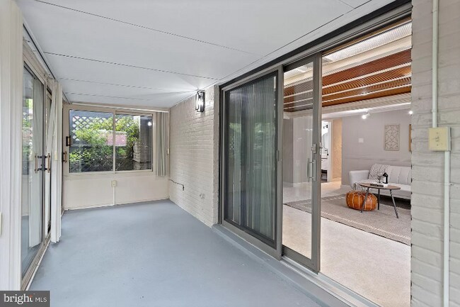 Building Photo - 9817 Inglemere Dr