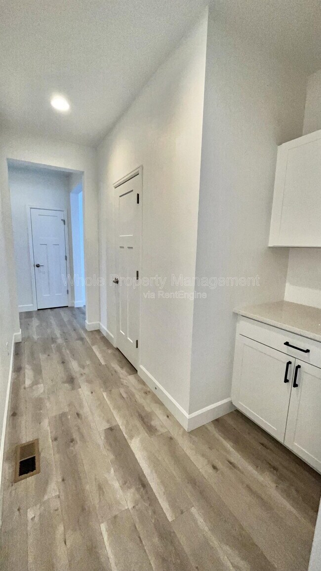 Building Photo - 5782 Saddle Skirt St