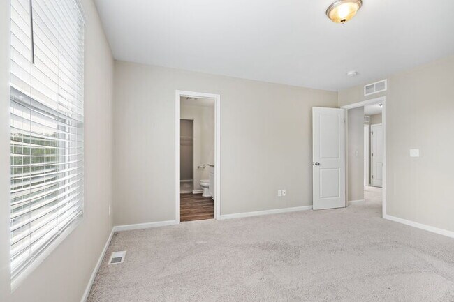 Building Photo - 8684 E Park Ridge Cir