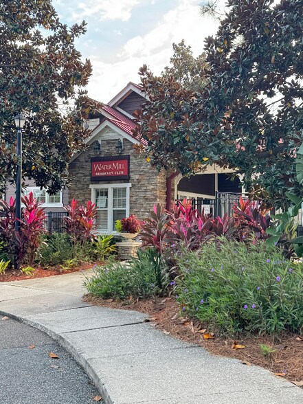 Building Photo - 9480 Grand Falls Dr