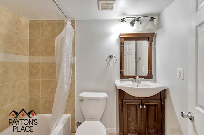 Building Photo - Beautifully Renovated in home in Historic Anacostia