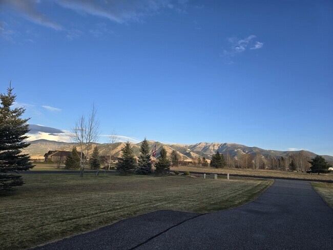 Building Photo - 45 Spain Bridge Cir Dr