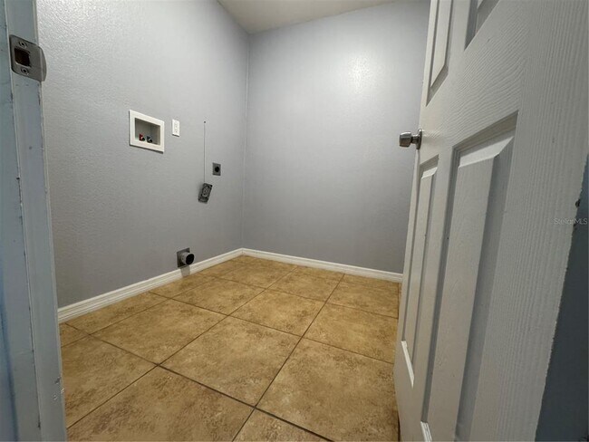 Building Photo - 511 Carolina Ave