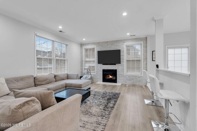 Building Photo - 37 Fells Dr