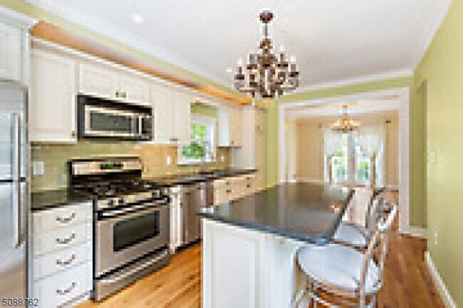 Building Photo - 210 North Ave