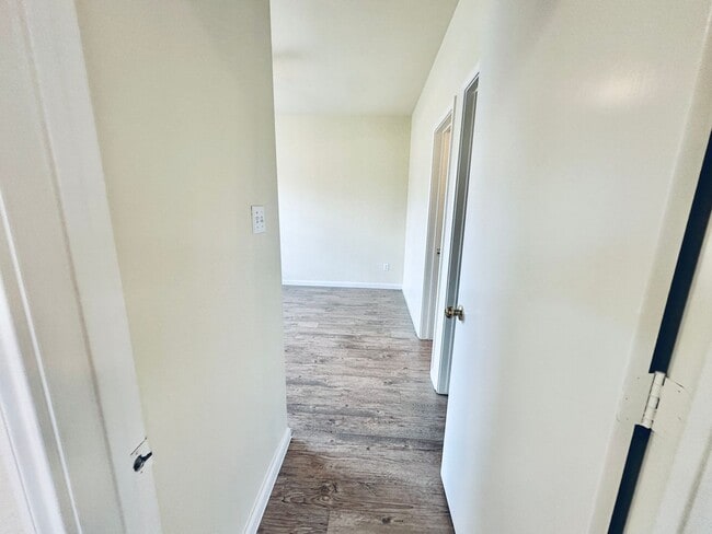 Building Photo - 2873 Southampton Way