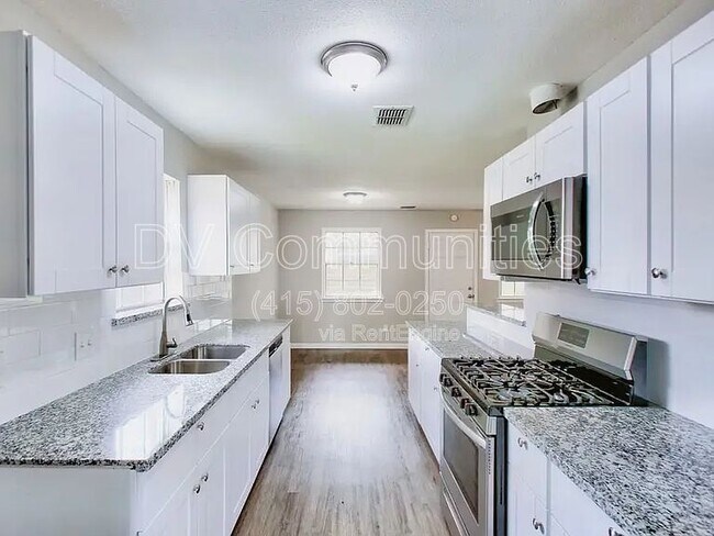 Building Photo - 10946 Gulf Valley St