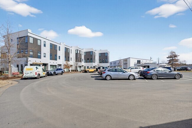 Building Photo - 400 Herron Dr