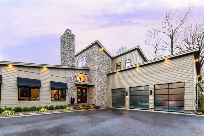 Primary Photo - 5 Parish Dr