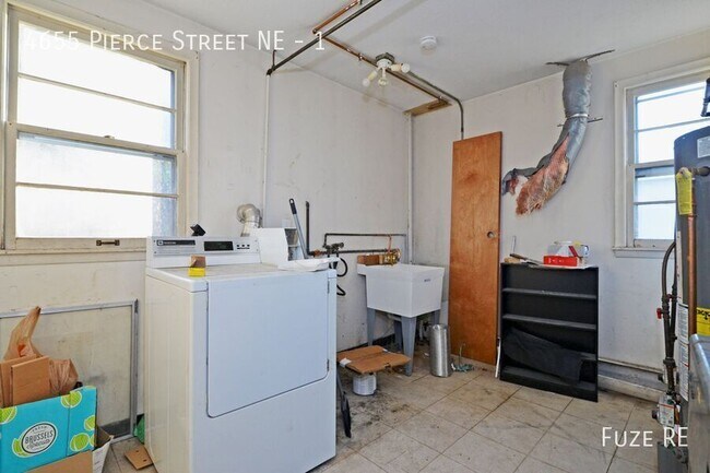 Building Photo - 4655 Pierce St NE