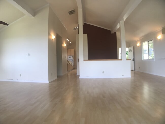 Building Photo - Kaimuki Wilhemina Rise gated home! Spectacular ocean views, garage parking.