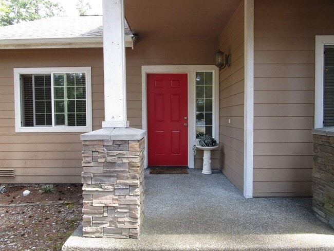 Building Photo - 3 Bedroom Home in Gig Harbor’s Minterwood