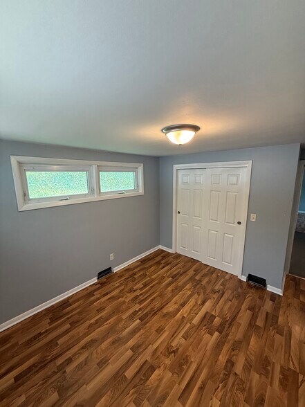 Building Photo - 1090 Stolle Rd
