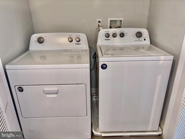 Building Photo - 5334 Cedar Ave