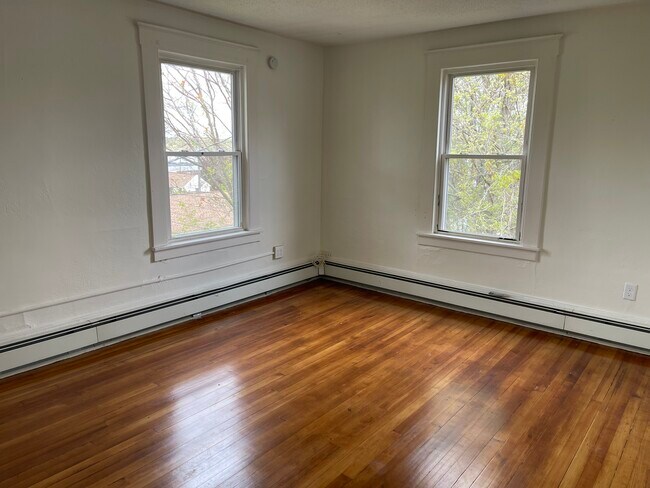 Building Photo - 68 Margerie St