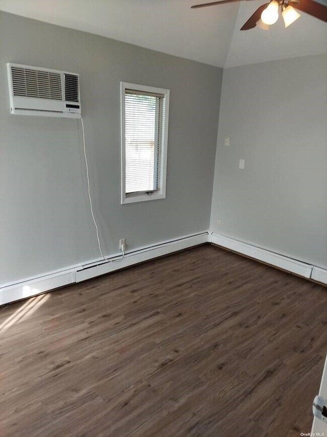 Master Bedroom - 2992 Grand Blvd