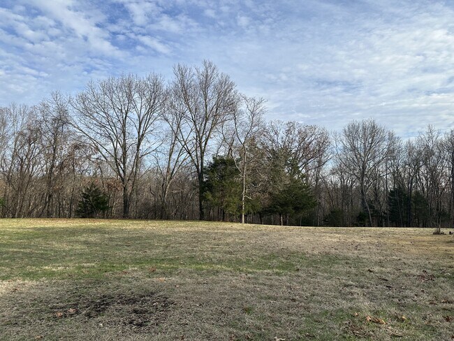 Building Photo - 260 Mark Twain Dr