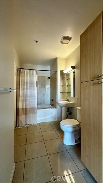 Building Photo - 388 E Ocean Blvd