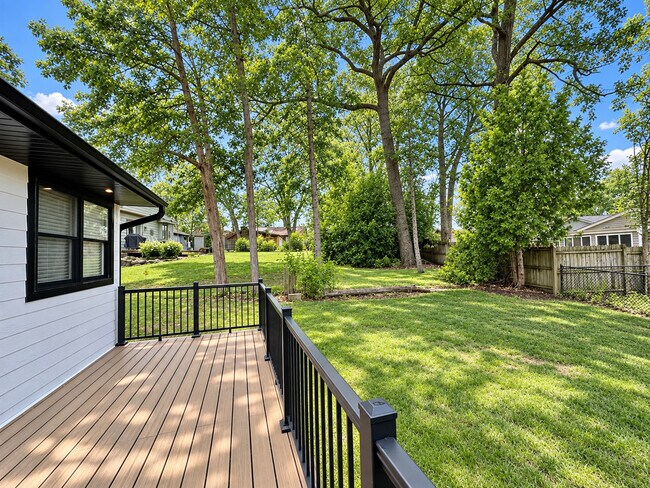 Building Photo - 21334 W Pepper Dr