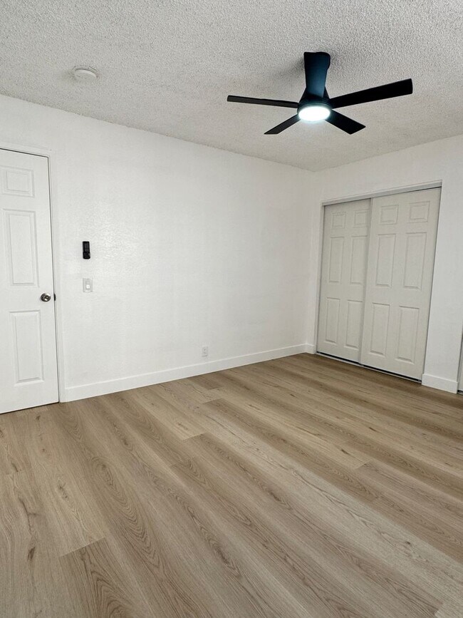 Building Photo - 1730 Obispo Ave