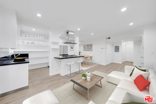 Building Photo - 1331 S Roxbury Dr