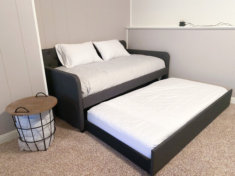 Twin pull out trundle bed - 11423 Five Cedars Rd